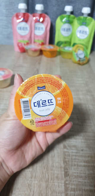 데르뜨 떠먹는 과일 3종, 짜먹는 과일 2종 총 10개 체험 — 5점을 준 리뷰어가 2020년 3월 올린 사용 사진