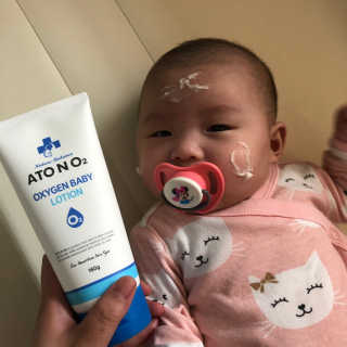 아토앤오투 아토엔오투 옥시젠 베이비 로션 — 5점을 준 리뷰어가 2019년 4월 올린 사용 사진