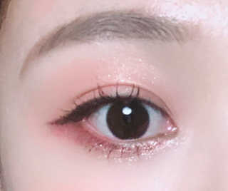[블랙루즈] 펄블리 아이 글리터 4종 중 택 1 — 5점을 준 리뷰어가 2019년 8월 올린 사용 사진