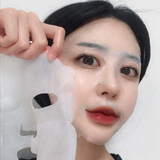 카미안느 더 퍼펙트 웨딩 마스크 — 4.67점을 준 리뷰어가 2018년 9월 올린 사용 사진