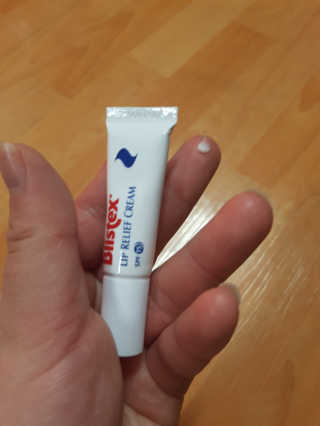 블리스텍스 립 릴리프 크림 립밤, 립 바이브런스 립밤 — 5점을 준 리뷰어가 2018년 11월 올린 사용 사진