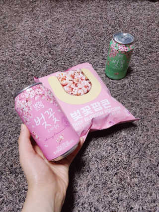 GS25 벚꽃 팝콘 + 벚꽃스파클링 + 벚꽃 청포도 에이드 — 5점을 준 리뷰어가 2018년 3월 올린 사용 사진