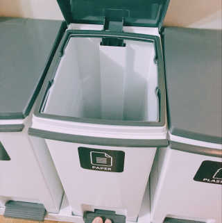 창신리빙 [FRANCO 페달형 분리수거함]똑똑한 수납 인테리어 — 4.5점을 준 리뷰어가 2018년 6월 올린 사용 사진