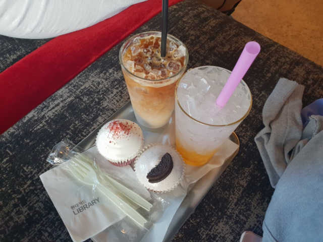 [치카리셔스이태원점] 컵케이크 2종+아메리카노 set 리뷰 사진