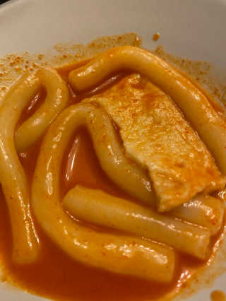 [홍코너떡볶이]옛날떡볶이 인기맛 4팩세트 — 4.5점을 준 리뷰어가 2019년 11월 올린 사용 사진