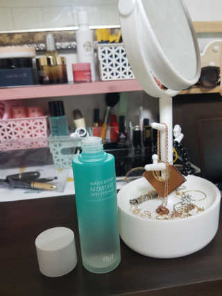 오지아이 워터 밤 모이스처 스킨 에센스 180ml — 4점을 준 리뷰어가 2020년 2월 올린 사용 사진