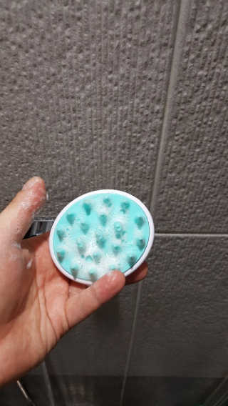 달리프 베러 퍼퓸 샴푸 1000ml 레이니데이 or 일랑로즈 — 5점을 준 리뷰어가 2019년 12월 올린 사용 사진