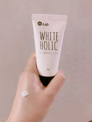 더블유랩 화이트홀릭 50ml — 4.33점을 준 리뷰어가 2018년 7월 올린 사용 사진