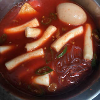 두번째 국떡 국가대표 떡볶이 1팩 + 영미칩 2봉 증정 — 4.5점을 준 리뷰어가 2019년 2월 올린 사용 사진
