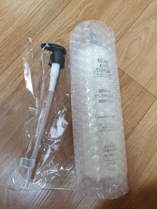 보우앤애로우 아로마테라피 올인원 리퀴드 솝 - 브라운  500ml — 5점을 준 리뷰어가 2019년 12월 올린 사용 사진