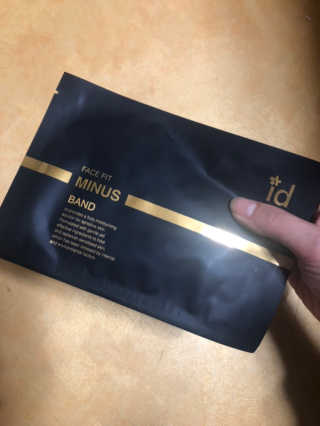 아이디플라코스메틱 아이디 페이스핏 마이너스 밴드 — 4.5점을 준 리뷰어가 2019년 9월 올린 사용 사진