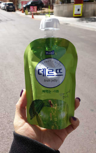 데르뜨 떠먹는 과일 3종, 짜먹는 과일 2종 총 10개 체험 — 5점을 준 리뷰어가 2020년 3월 올린 사용 사진