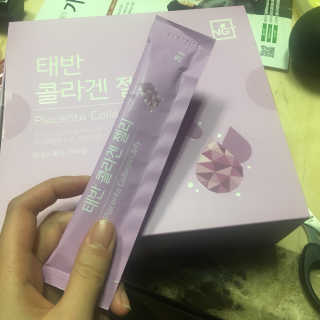 네츄럴굿띵스 태반 콜라겐 젤리 15포 — 5점을 준 리뷰어가 2018년 11월 올린 사용 사진