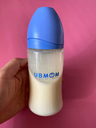 유비맘 PPSU 젖병 노꼭지_260ml_컬러 랜덤 발송 — 5점을 준 리뷰어가 2020년 2월 올린 사용 사진
