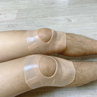 힐링팩토리 힐링케어 실리콘 무릎보호대 — 3점을 준 리뷰어가 2020년 2월 올린 사용 사진