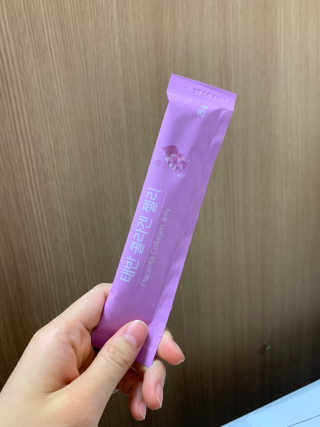 네츄럴굿띵스 태반 콜라겐 젤리 15포 — 3.5점을 준 리뷰어가 2019년 7월 올린 사용 사진