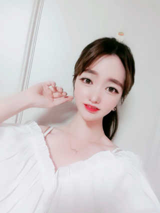피카소 속눈썹 접착제 2종 + 아이미속눈썹 2종 — 5점을 준 리뷰어가 2019년 9월 올린 사용 사진