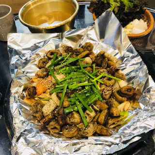 곱창을 요리하는 남자 [곱창을요리하는남자 상수] 곱창or막창 2인분+음료1병 — 4.33점을 준 리뷰어가 2018년 10월 올린 사용 사진