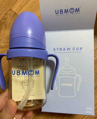 유비맘 샘방지 PPSU 빨대컵_컬러 랜덤 발송 — 2점을 준 리뷰어가 2020년 2월 올린 사용 사진