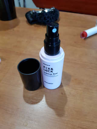 한스킨 픽스 앤 락 메이크업 픽서 — 4점을 준 리뷰어가 2018년 6월 올린 사용 사진