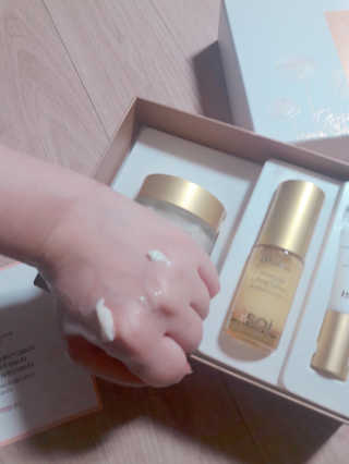 아이소이 코어탄력크림 — 5점을 준 리뷰어가 2018년 10월 올린 사용 사진
