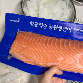 동원산업 항공직송 동원생연어 — 4점을 준 리뷰어가 2019년 7월 올린 사용 사진