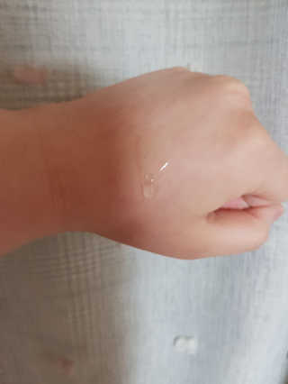 [스킨큐어] 산다화 비타민C 화이트닝 에센스 30ml — 3점을 준 리뷰어가 2019년 7월 올린 사용 사진