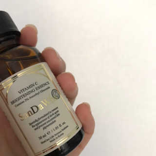 [스킨큐어] 산다화 비타민C 화이트닝 에센스 30ml — 4점을 준 리뷰어가 2019년 7월 올린 사용 사진