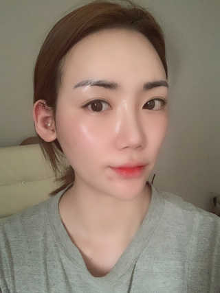톤28 유기농 블루라이트 방어 UV 차단거리 건성용 B1 — 5점을 준 리뷰어가 2019년 4월 올린 사용 사진