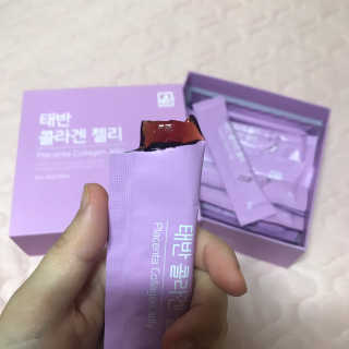 네츄럴굿띵스 태반 콜라겐 젤리 15포 — 4.67점을 준 리뷰어가 2018년 11월 올린 사용 사진