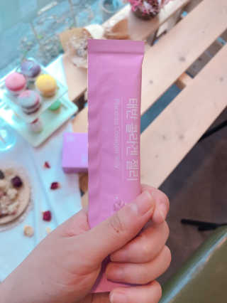 네츄럴굿띵스 태반 콜라겐 젤리 15포 — 4점을 준 리뷰어가 2019년 7월 올린 사용 사진