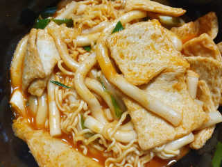 [홍코너떡볶이]옛날떡볶이 인기맛 4팩세트 — 5점을 준 리뷰어가 2019년 11월 올린 사용 사진