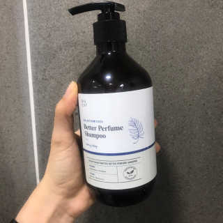 달리프 베러 퍼퓸 샴푸 1000ml 레이니데이 or 일랑로즈 — 5점을 준 리뷰어가 2020년 2월 올린 사용 사진