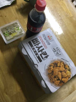 [치킨마루]-  빠사칸레드 + 콜라 500ml — 3점을 준 리뷰어가 2019년 5월 올린 사용 사진