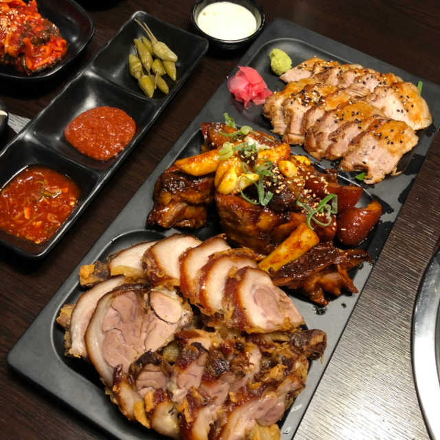 [쿵족 안양일번가점] 튀김족발 중 + 막국수 리뷰 사진