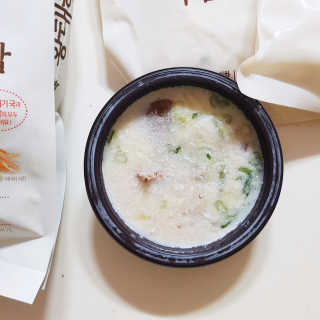 [풀무원] 사골곰탕국밥 황태해장국밥 — 5점을 준 리뷰어가 2018년 6월 올린 사용 사진