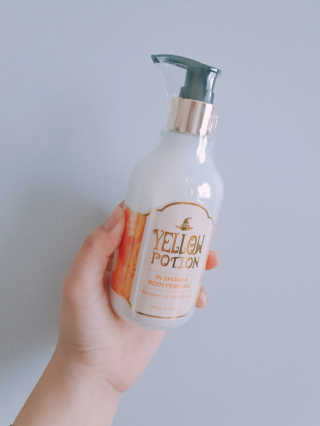 바디홀릭 인샤워 바디퍼퓸 옐로우포션 250ML — 5점을 준 리뷰어가 2019년 4월 올린 사용 사진