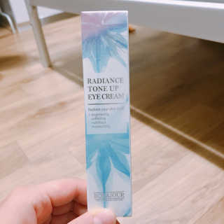 보나쥬르 래디언스 톤업 아이크림 30ml — 4.33점을 준 리뷰어가 2018년 8월 올린 사용 사진