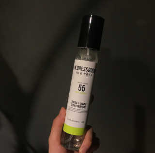 더블유드레스룸 신규향 드레스퍼퓸150ml — 4.17점을 준 리뷰어가 2018년 8월 올린 사용 사진