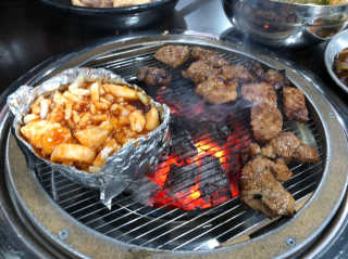 [두툼갈비] 두툼갈비 2인분 + 매콤치즈버섯 set — 4점을 준 리뷰어가 2018년 11월 올린 사용 사진