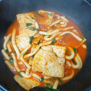 [홍코너떡볶이]옛날떡볶이 인기맛 4팩세트 — 5점을 준 리뷰어가 2019년 11월 올린 사용 사진