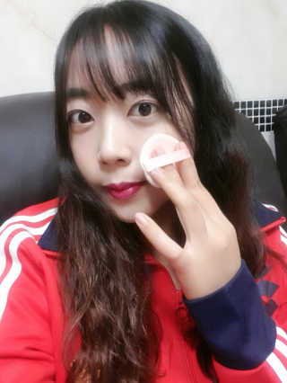 [블랙루즈] 피치 커버 벨벳 쿠션 2종 중 택1 — 4점을 준 리뷰어가 2019년 10월 올린 사용 사진