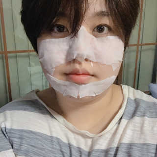 23years old 에어레이닉 포어 마스크 — 5점을 준 리뷰어가 2018년 6월 올린 사용 사진