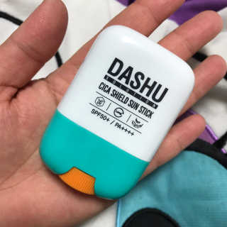 다슈코리아 다슈 솔루션 시카 쉴드 선스틱 — 2점을 준 리뷰어가 2020년 2월 올린 사용 사진