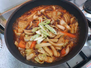 잠실맛집,홍코너떡볶이가우리집에[옛날맛,짜장맛옵션] — 5점을 준 리뷰어가 2019년 12월 올린 사용 사진