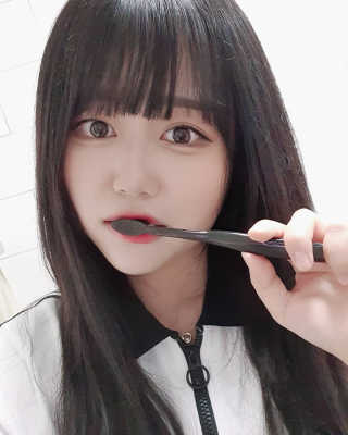 the naked object 디블랙팩치약 디블랙칫솔 세트 — 1점을 준 리뷰어가 2020년 3월 올린 사용 사진