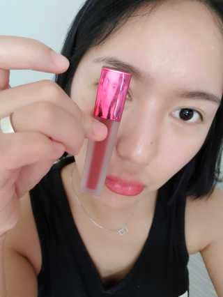 [블랙루즈] 에어 핏 촉촉틴트 + 크리미 벨벳 립크레용 — 5점을 준 리뷰어가 2018년 7월 올린 사용 사진