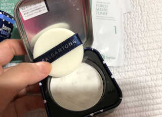 수피요 통동 팔공검 NO SEBUM POWDER PACT — 5점을 준 리뷰어가 2018년 6월 올린 사용 사진