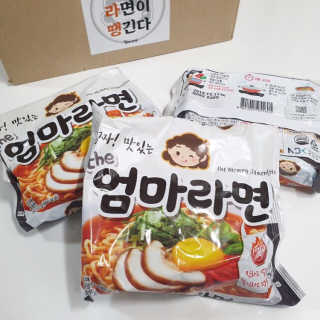 라면 그대로가 제일 맛있는 더엄마라면 — 5점을 준 리뷰어가 2019년 7월 올린 사용 사진