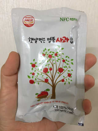 착즙하는 남자 햇살담은 명품 사과즙10포 배도라지즙 10포 — 4점을 준 리뷰어가 2018년 9월 올린 사용 사진